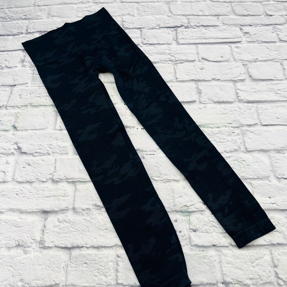 SPANX Camo Seamless Yoga Leggings Womens Size S Black Athleisure Workout